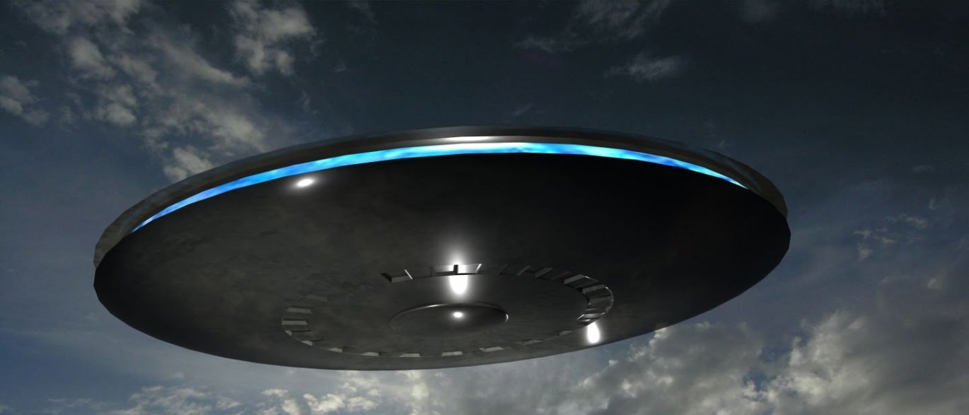 Nave extraterrestre é vista pairando sobre superfície de Marte