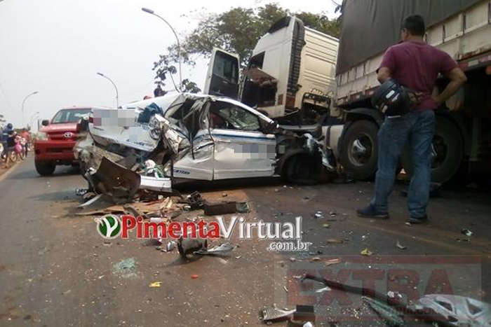 BR-364: táxi de Porto Velho fica parcialmente destruído em acidente