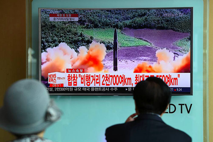  Bombardeiros dos EUA sobrevoam região após míssil norte-coreano