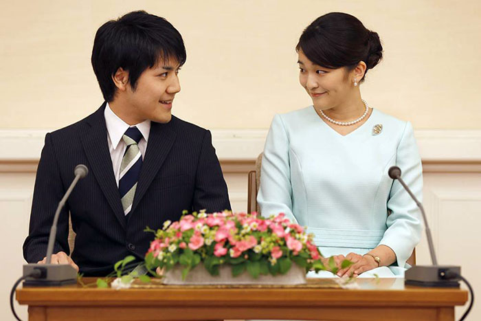 Princesa japonesa anuncia casamento com plebeu