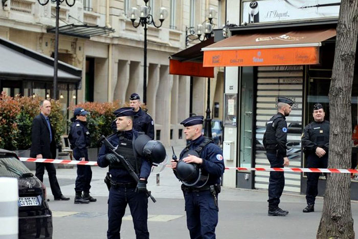 Tribunal em Paris é evacuado por alerta de bomba nesta segunda