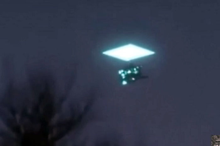 México - Suposto OVNI é filmado entrando em portal