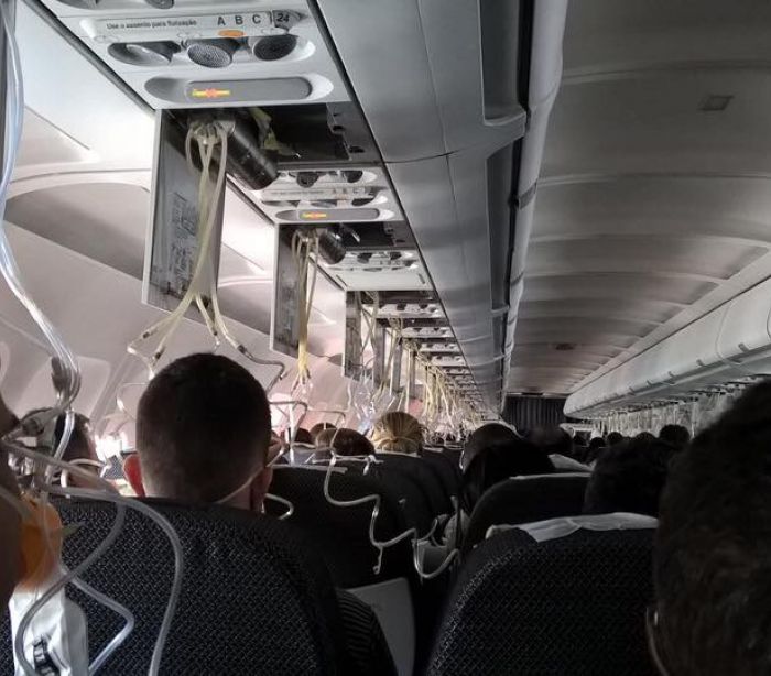 Passageiro da Latam grava momento que avião sofre despressurização