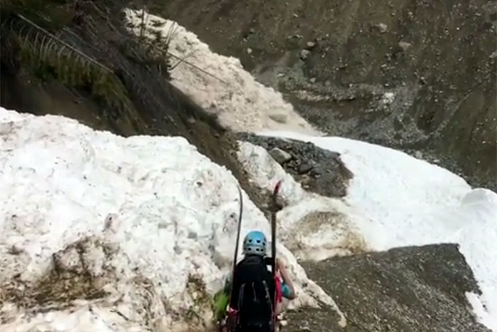 Montanhistas escapam por um triz de avalanche no Canadá 