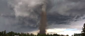 Vídeo mostra magnitude de tornado captada no Canadá
