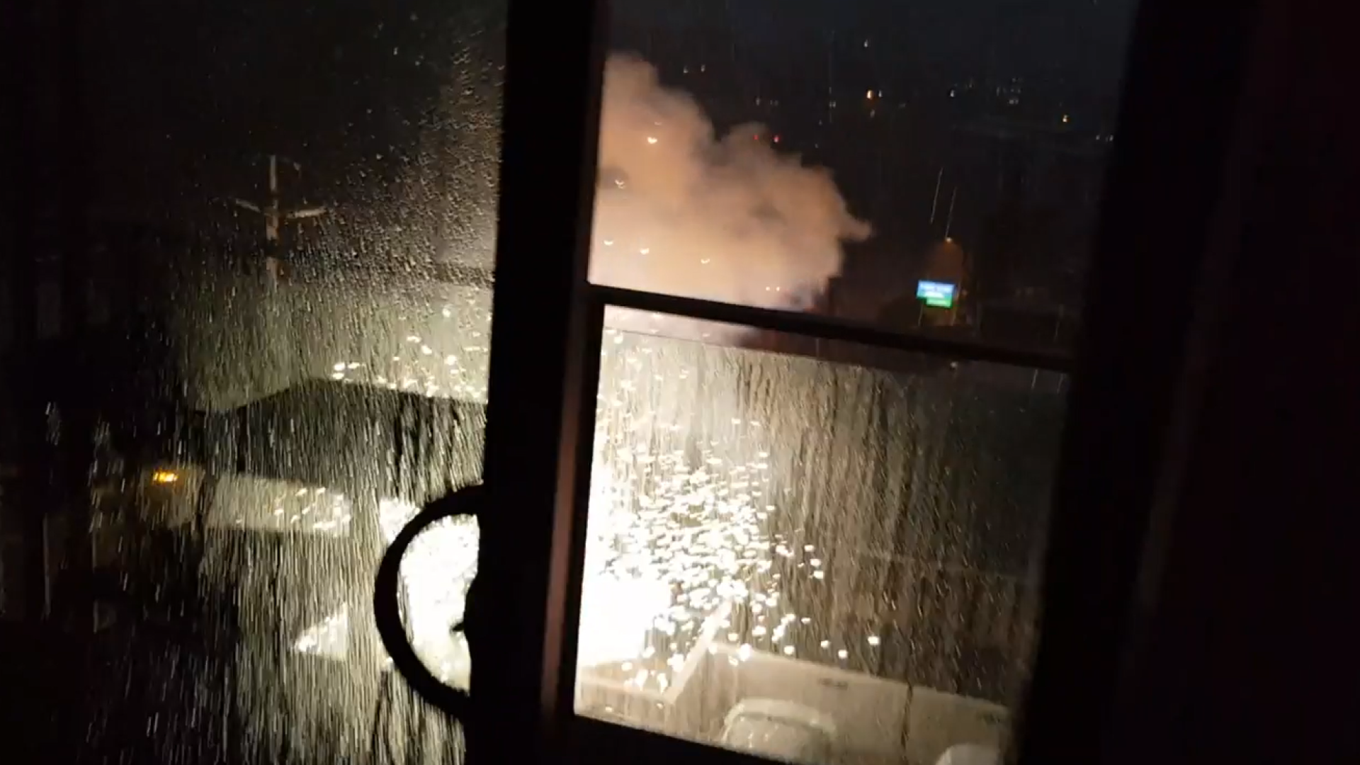 Queda de raios assusta família na Austrália