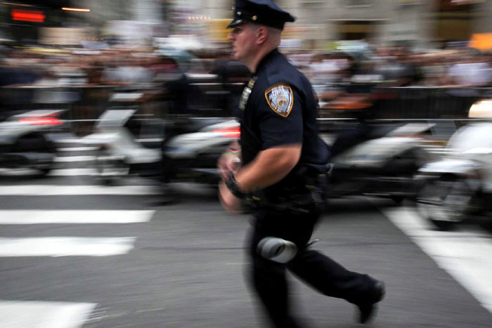 Tiroteio e atropelamento deixam pelo menos dois mortos em Nova York