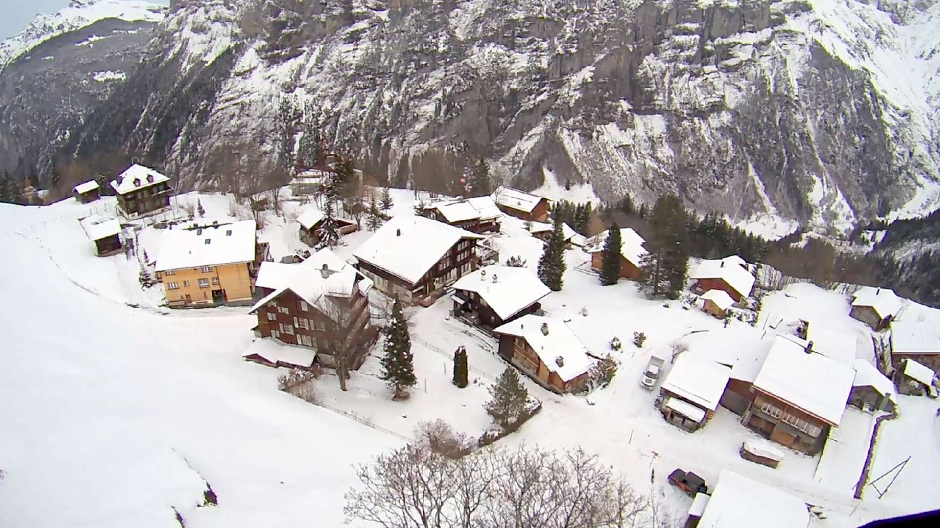 Homem faz voo de parapente incrível  