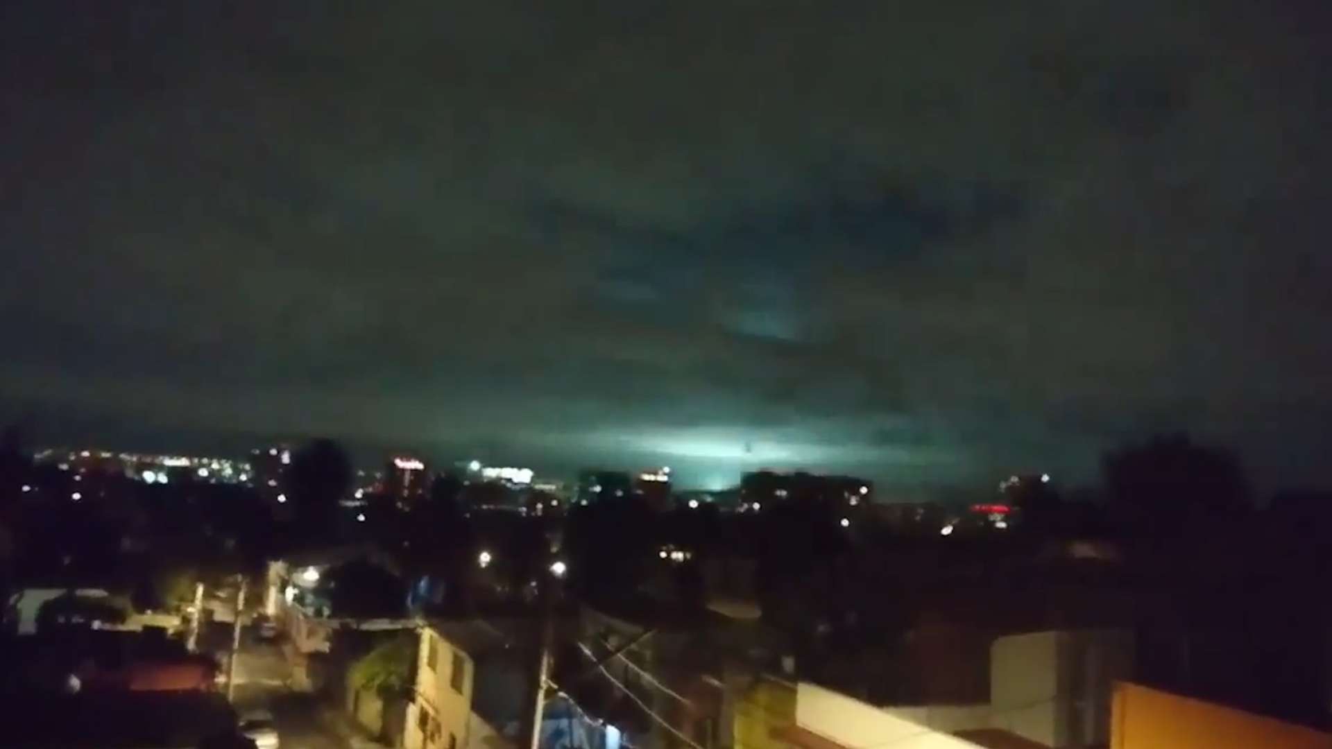 Luzes misteriosas são avistadas no céu do México