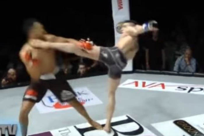 Lembrou o Spider: lutador brinca e é surpreendido com nocaute incrível