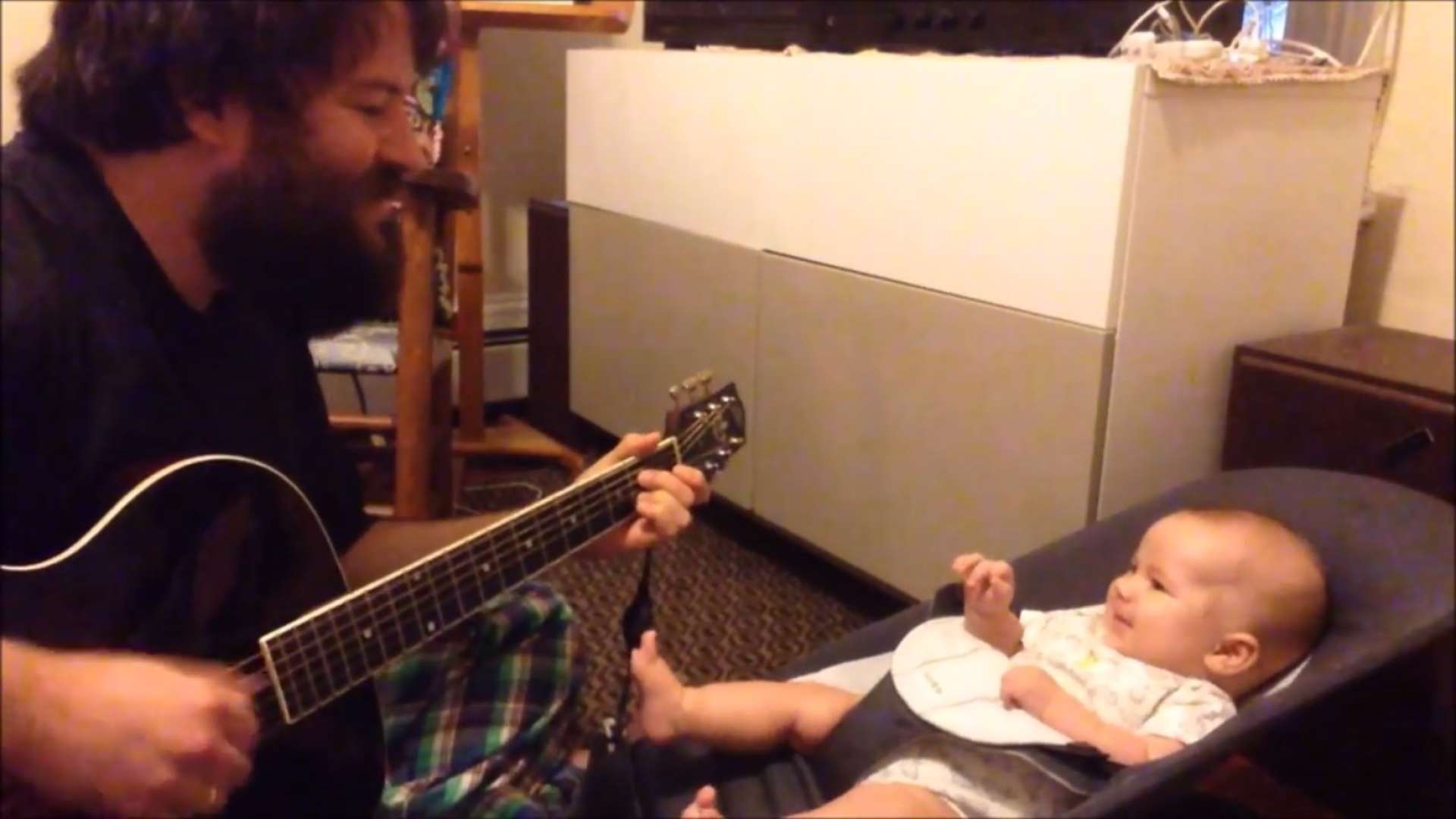 Filho adora música cantada pelo pai