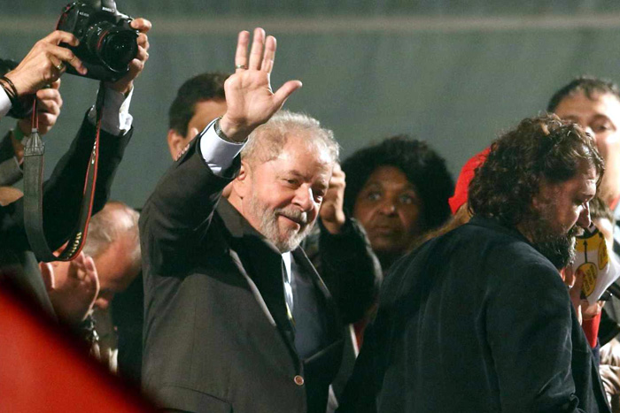 Lula entrega recibos do aluguel à Justiça em Curitiba