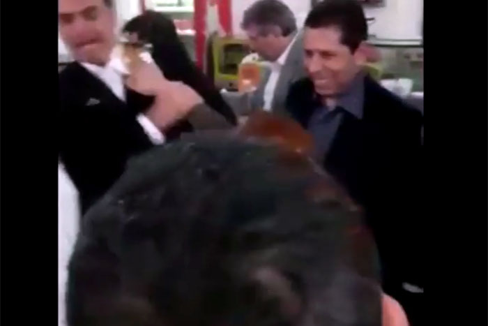 Jair Bolsonaro leva ovada em lanchonete em SP