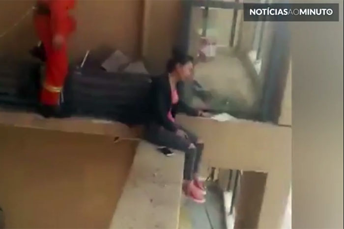 Bombeiro corajoso salva suicida do 15º andar