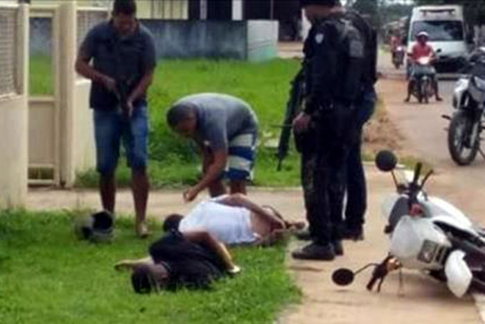 Foragidos de Rondônia são presos ao tentar assaltar agência dos Correios em Lábrea