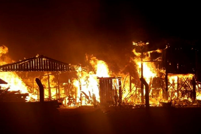 Incêndio destrói fábrica em Rolim de Moura 