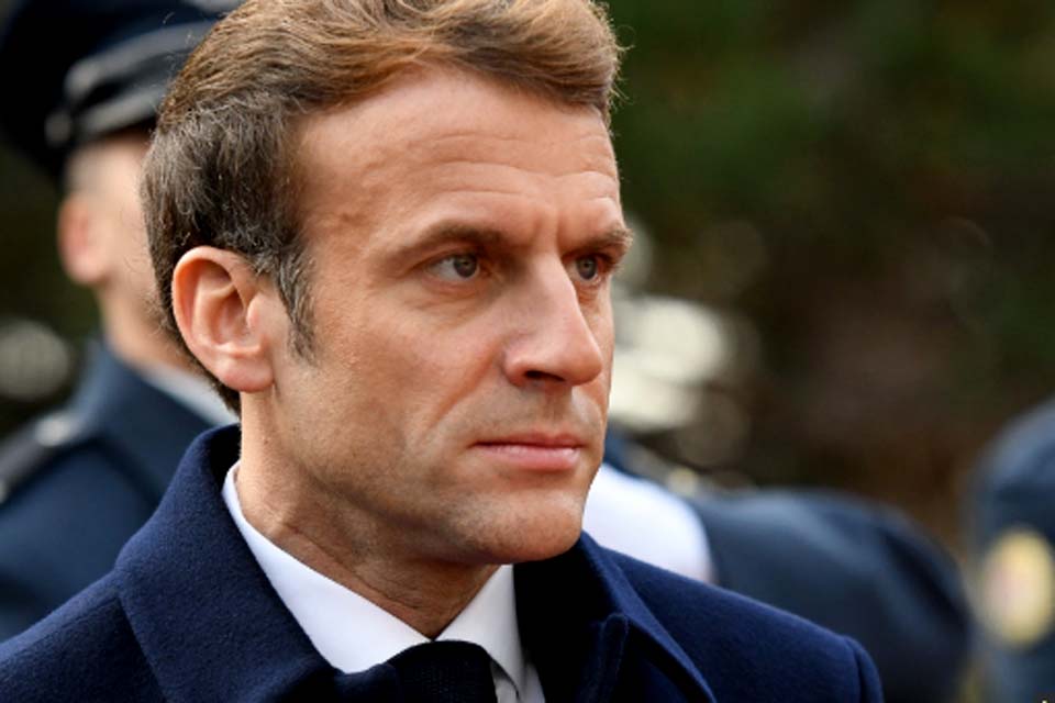 Macron pede reunião para debater morte de migrantes no Canal da Mancha