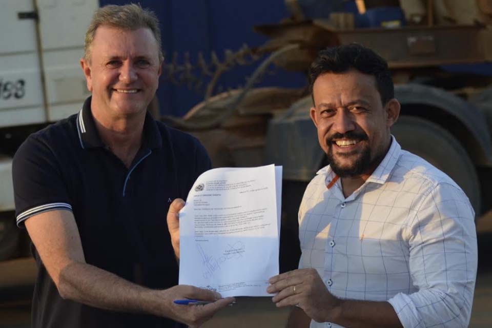 Em Vilhena, Luizinho Goebel atende pedido do vereador França Silva e garante iluminação de LED na Av. Rondônia