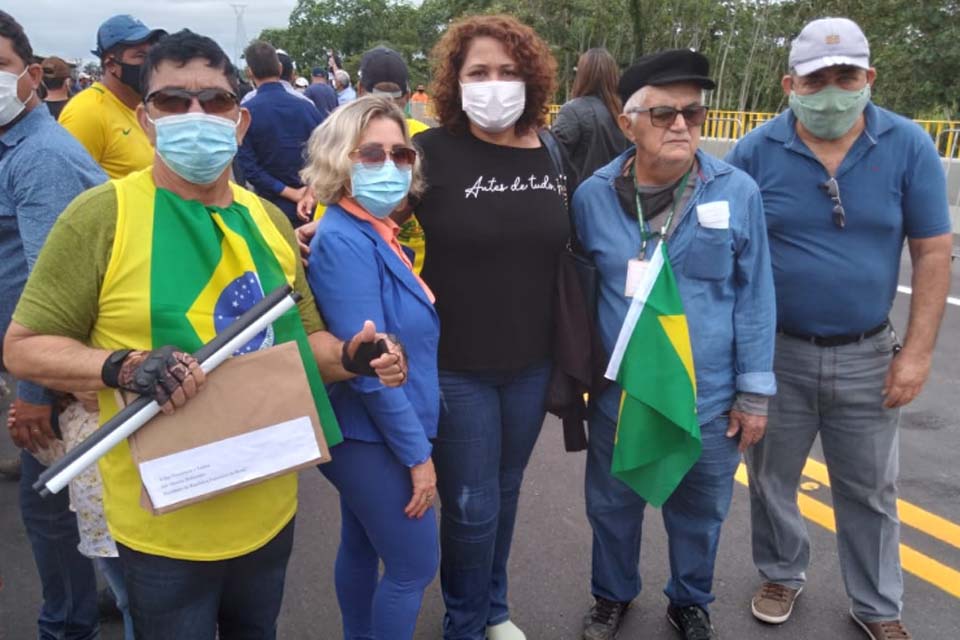 Servidores do Judiciário entregam pedido da transposição à assessoria do presidente Bolsonaro