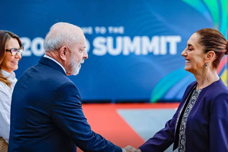 Lula propõe aprofundar relações econômicas e comerciais com o México