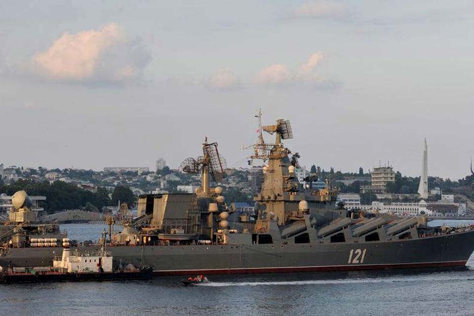 Kremlin admite 27 desaparecidos no naufrágio do 