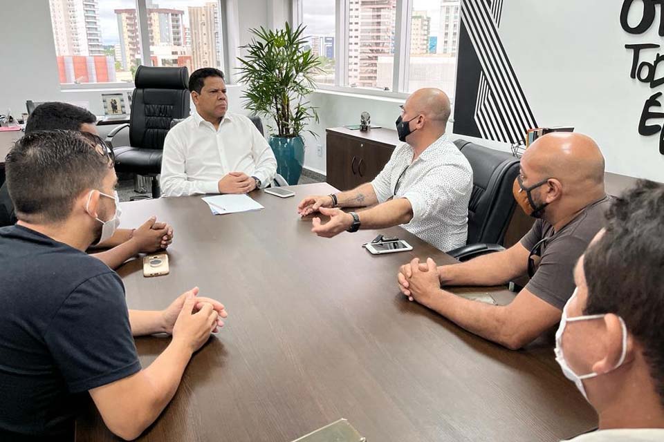 Deputado Jair Montes recebe comissão de aprovados no concurso para agentes de segurança em 2014