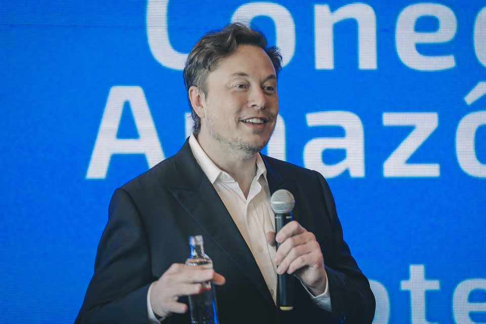 Elon Musk “rói a corda” e cogita renegociar compra do Twitter