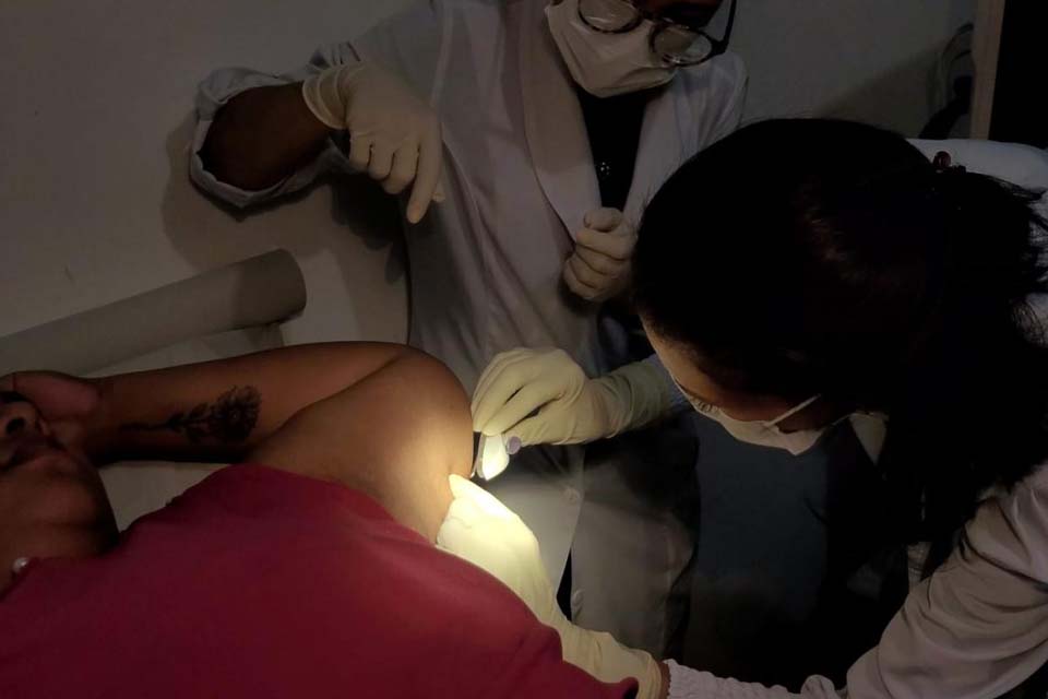 Semsau capacita profissionais para implante de Implanon em Unidade Básica de Saúde