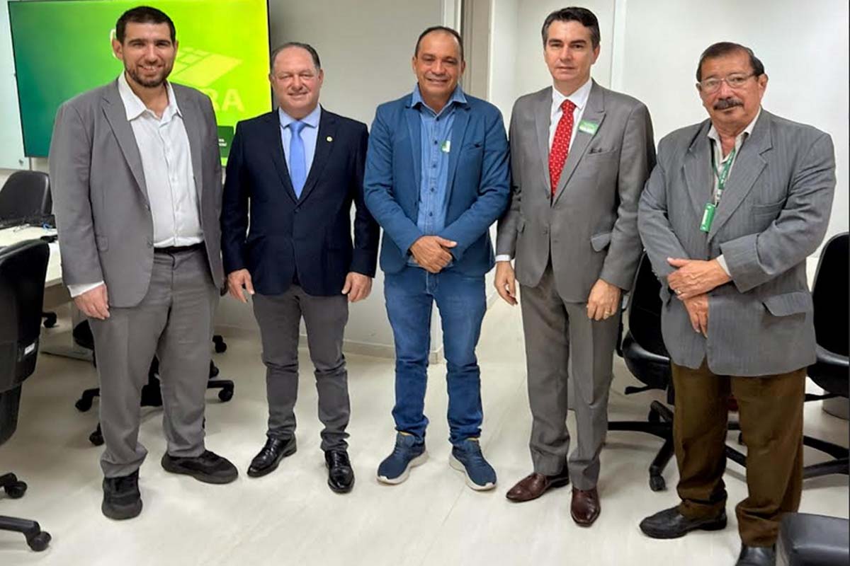 Deputado Pedro Fernandes articula avanços na regularização fundiária do Vale do Jamari em reunião no INCRA, em Brasília