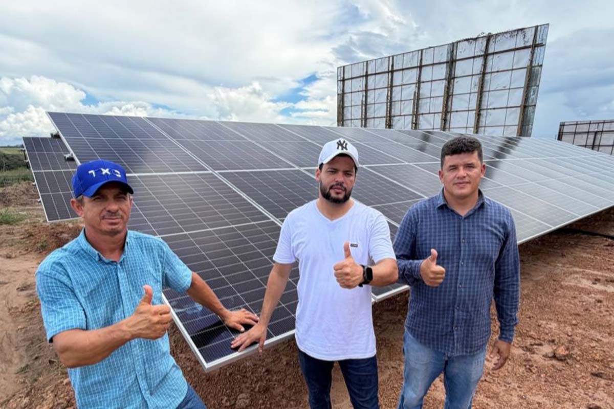 Deputado Edevaldo Neves viabiliza entrega de placas solares para associação em Vilhena