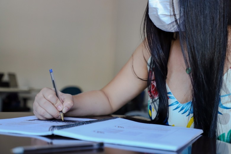 Porto Velho realiza pesquisa para ampliar oferta do Programa Brasil Alfabetizado