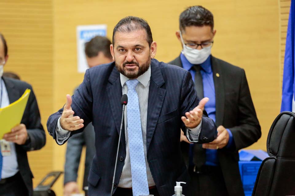 Aprovado projeto de autoria do deputado Laerte Gomes obrigando empresas de vigilância a contratar mulheres