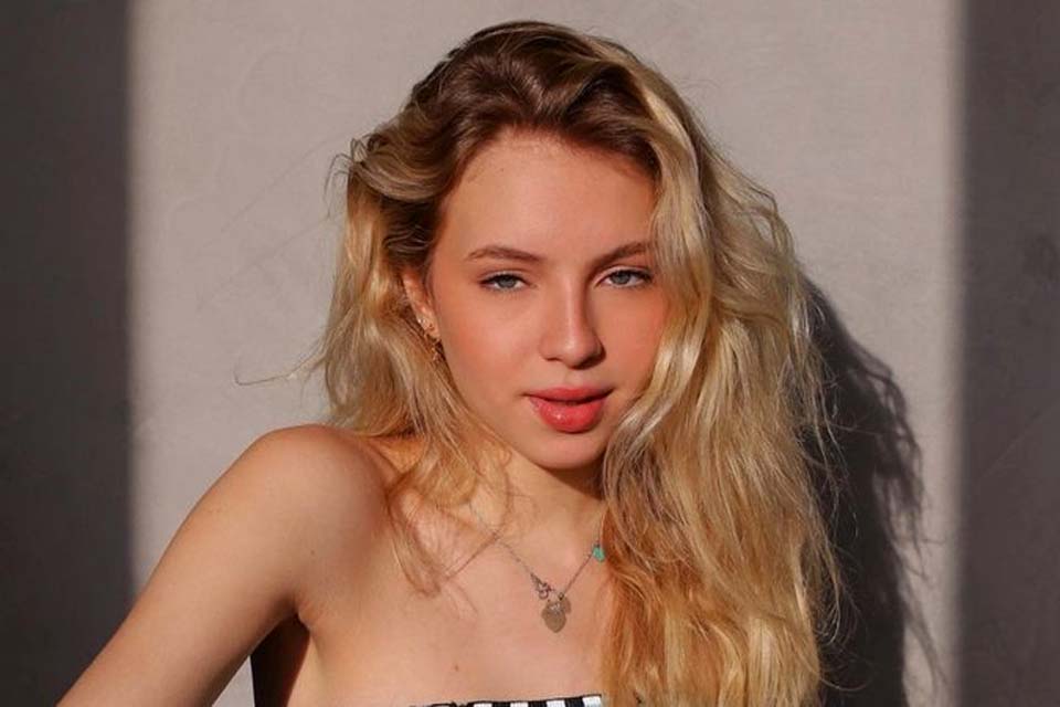 Influenciadora bebe querosene e detergente e acaba no hospital: 'Pensei que era água'