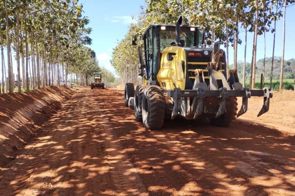 Pelo sétimo ano consecutivo prefeitura de Jaru conclui patrolamento de todas as estradas rurais do município