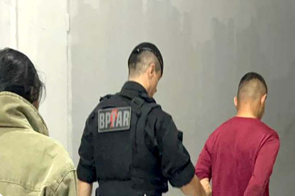 BPTAR prende casal com revólver 38 municiado na zona leste