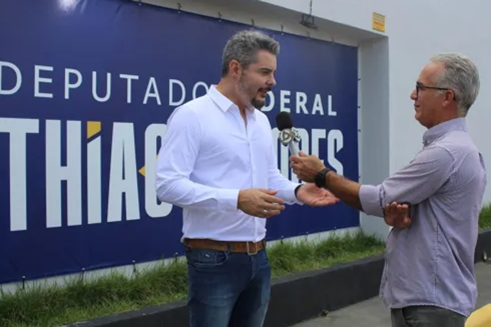 Deputado Thiago Flores cumpre agenda em Espigão e se reúne com lideranças locais