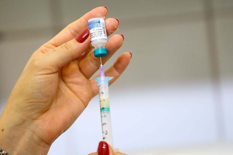 Metrô de São Paulo recebe campanha de vacinação contra o sarampo