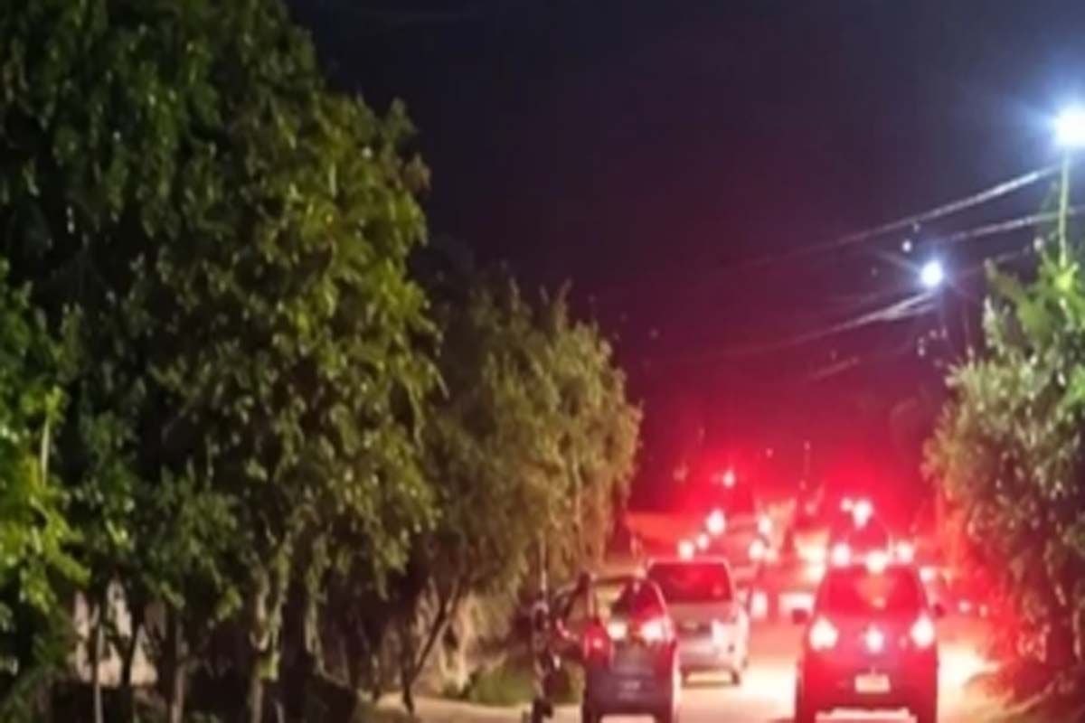 Suspeito é perseguido por populares após furto e acaba preso com objetos