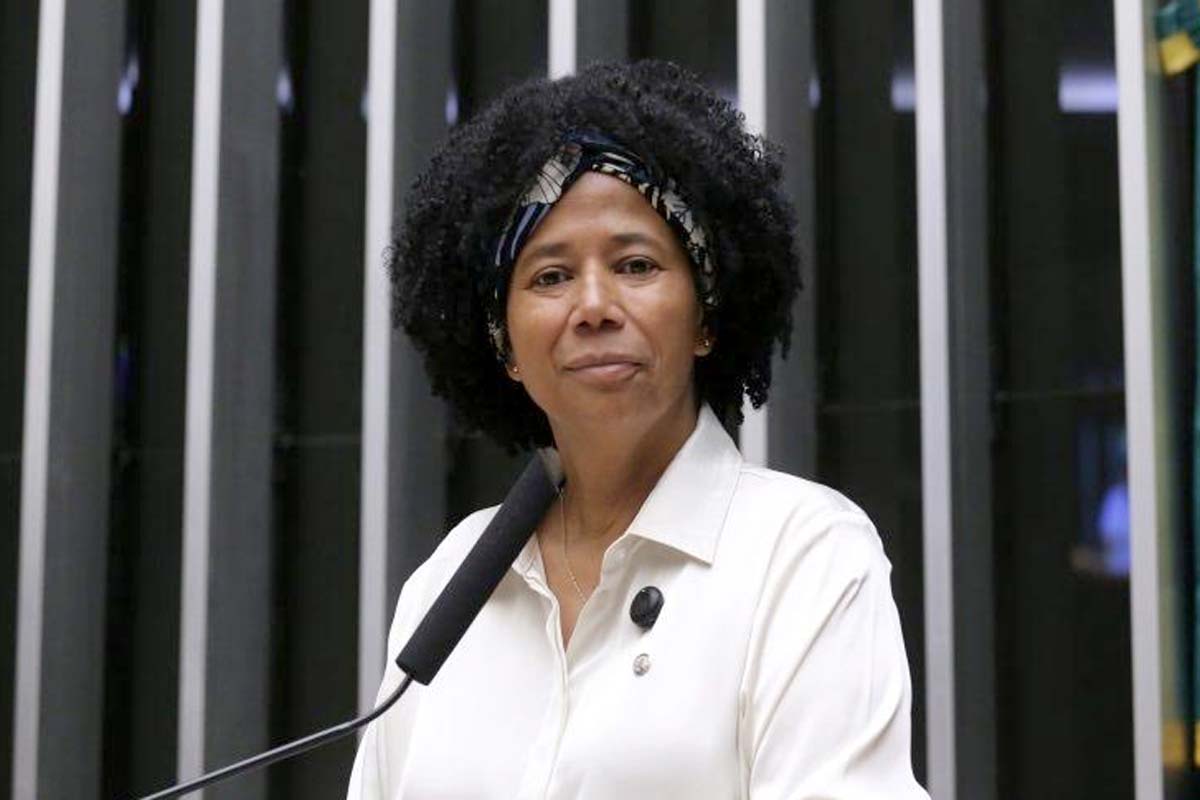 Sílvia Cristina relata projeto aprovado pela Câmara, que considera fator amazônico nas despesas da merenda escolar