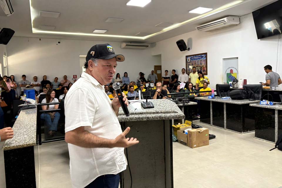 Deputado Pedro Fernandes participa do lançamento do Programa Melhor em Casa em Alto Paraíso