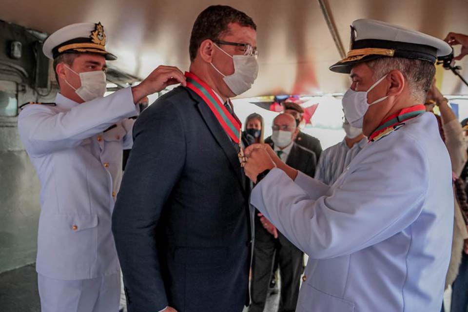 Governador Marcos Rocha é agraciado com a medalha da Ordem do Mérito Naval no “Grau Grande Oficial”