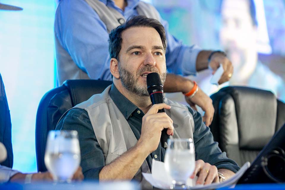 Deputado Alex Redano anuncia curso de oratória da Escola do Legislativo, em Buritis