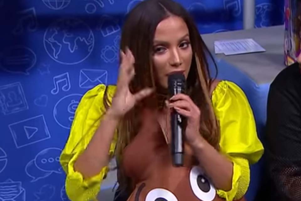 VÍDEO - Anitta revela problemas com hemorroida