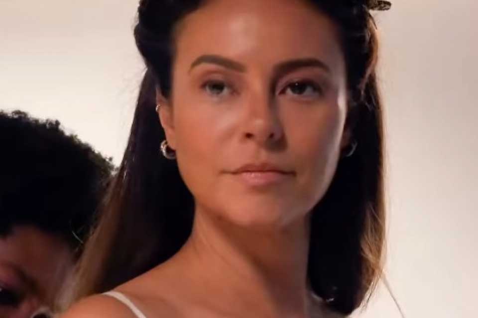 “Maravilhosa”: Paolla Oliveira movimenta redes sociais com ensaio de lingerie