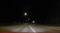 Motociclista quase acerta em cheio alce em estrada 