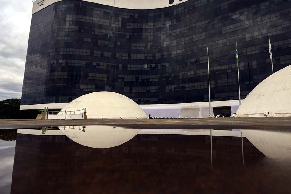 TSE nega pedido para tornar Moraes suspeito para julgar Bolsonaro