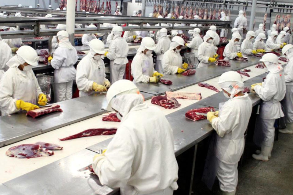 CORONAVÍRUS - 2ª Vara do Trabalho de Ji-Paraná confirma a suspensão das atividades da JBS S/A em São Miguel do Guaporé 