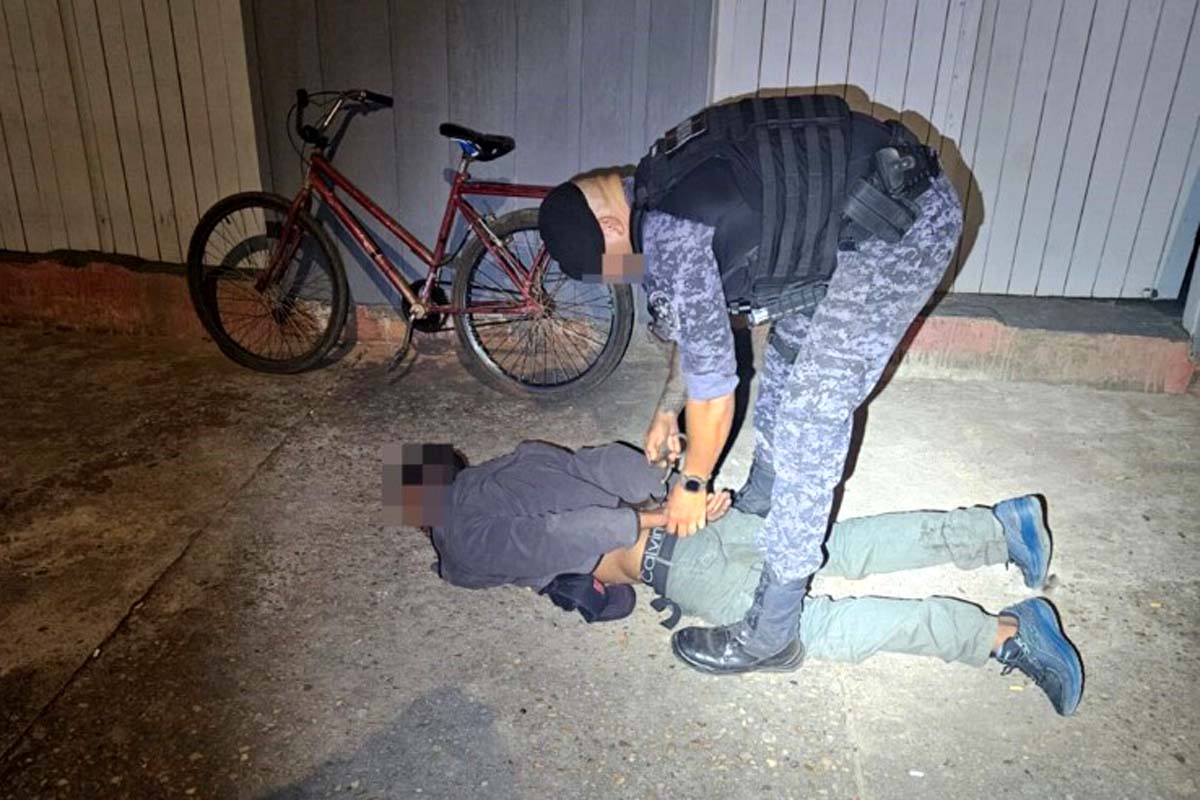 PATAMO flagra suspeito dentro de bar durante tentativa de furto na madrugada