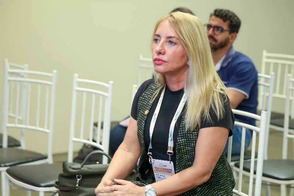 Ieda Chaves acompanha debates sobre IA e clima na 28ª Conferência da Unale em Bento Gonçalves