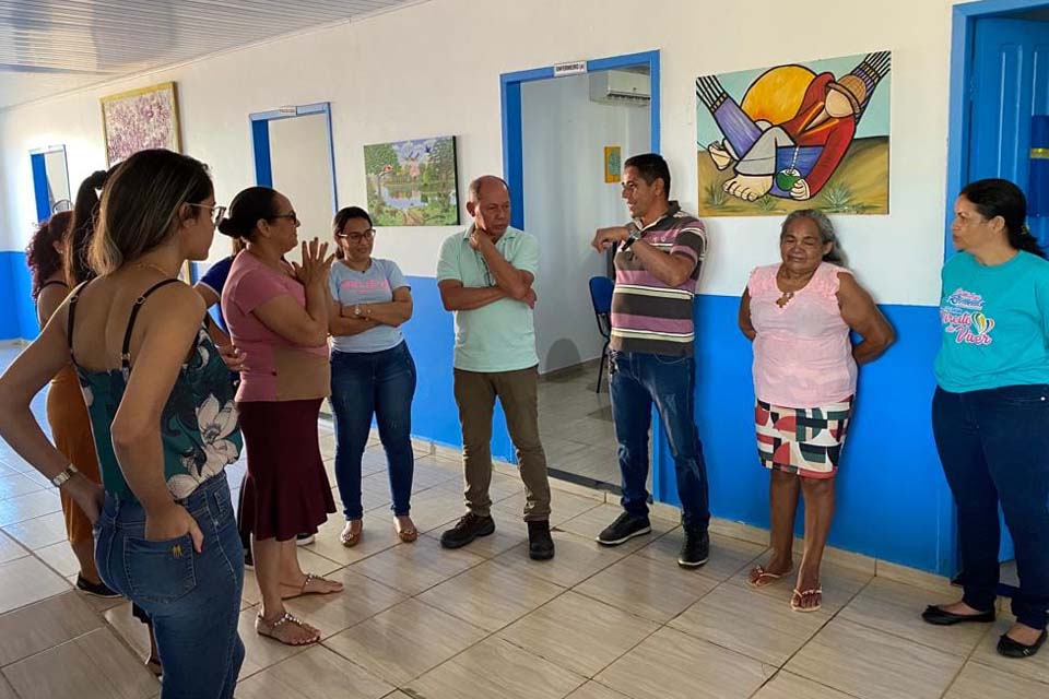 Em visita a Machadinho do Oeste, Deputado Coronel Chrisóstomo parabeniza dedicação dos profissionais do CAPS 